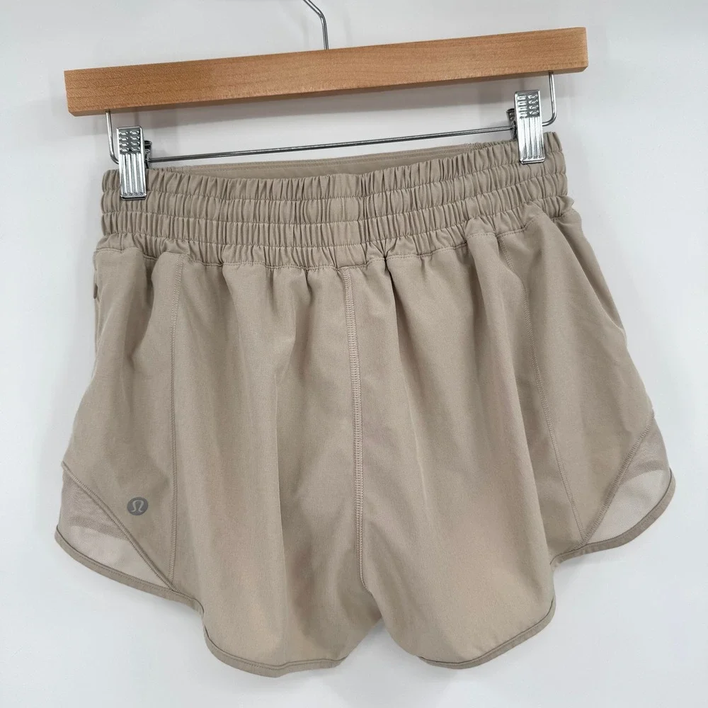 Lululemon Hotty Hot High-Rise Lined Shorts 2.5" Tan Beige Athletic Womens 6 - Picture 3 of 9
